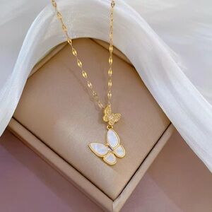 Elegant Gold Butterfly Pendant Necklace
